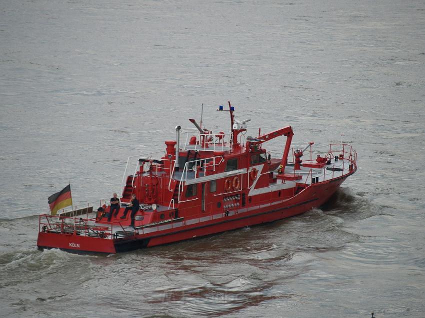 Feuerloeschboot 10-2      P137.JPG